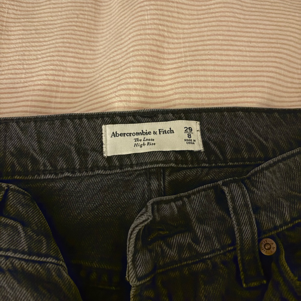 Abercrombie & Fitch Loose High Rise Jeans